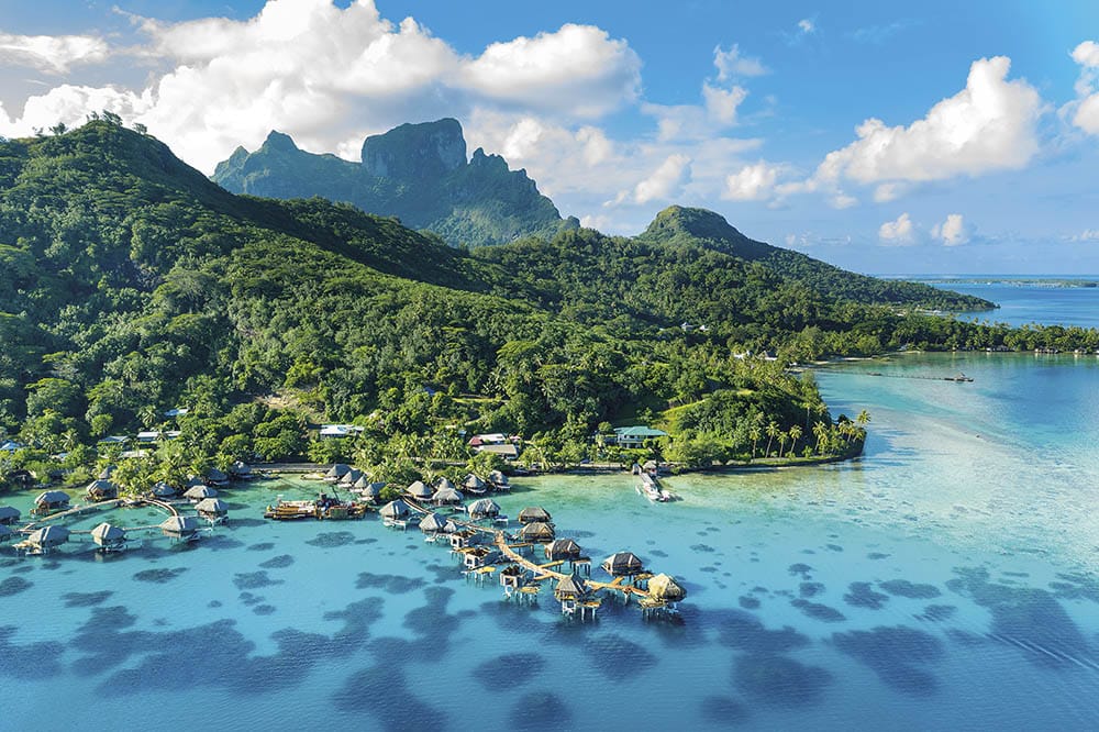 Bora Bora tem um cenário perfeito para os apaixonados que buscam um lugar para descontrair, relaxar e se conectar com a natureza. 