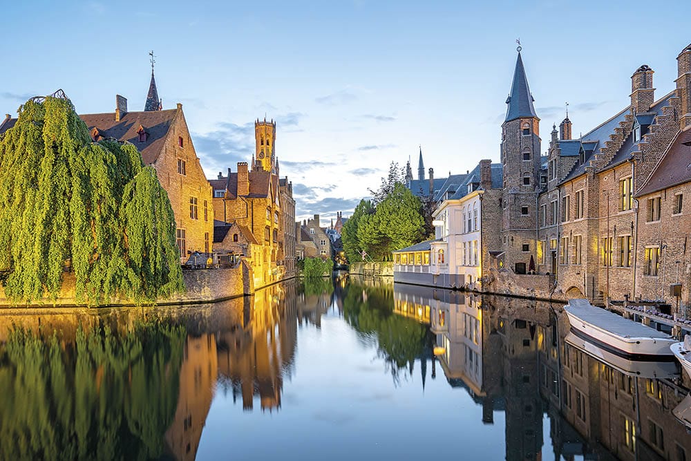 Bruges é considerado um museu a céu aberto pela quantidade de arte espalhada por todos os lados 
