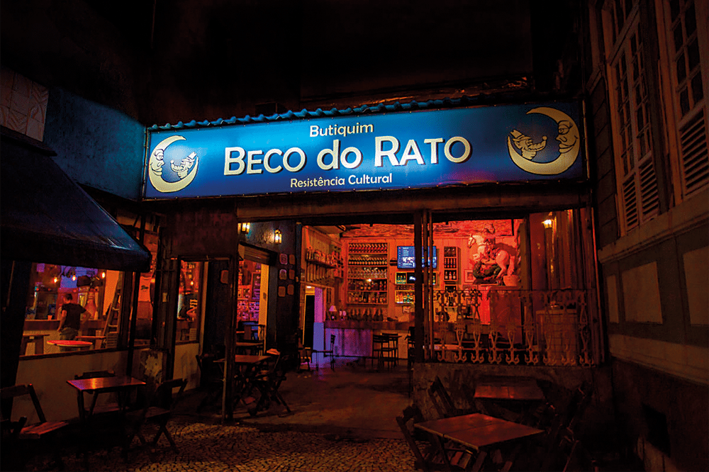 A imagem mostra a fachada da casa de samba Beco do Rato.