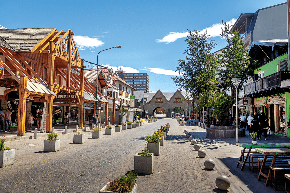 Rua comercial no centro de Bariloche, Argentina